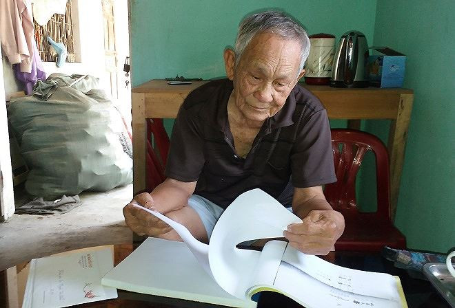 Cụ Thiển nói về gia phả dòng họ có tên bà Nguyễn Thị Bích.