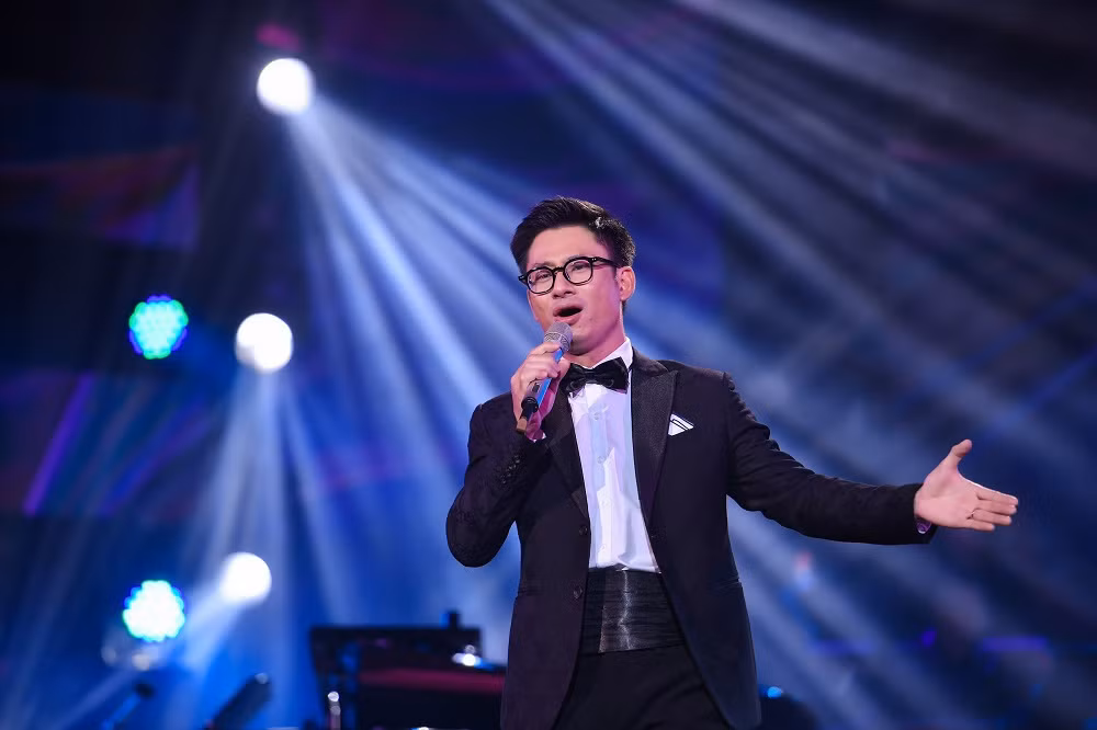 Dan nghe si tre gay bat ngo trong dem nhac Ngo Thuy Mien-Hinh-7