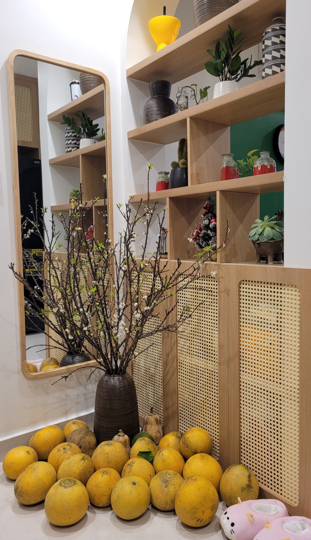 Can ho mang mau sac Wabi-sabi va khong gian am cung o Ha Noi-Hinh-3