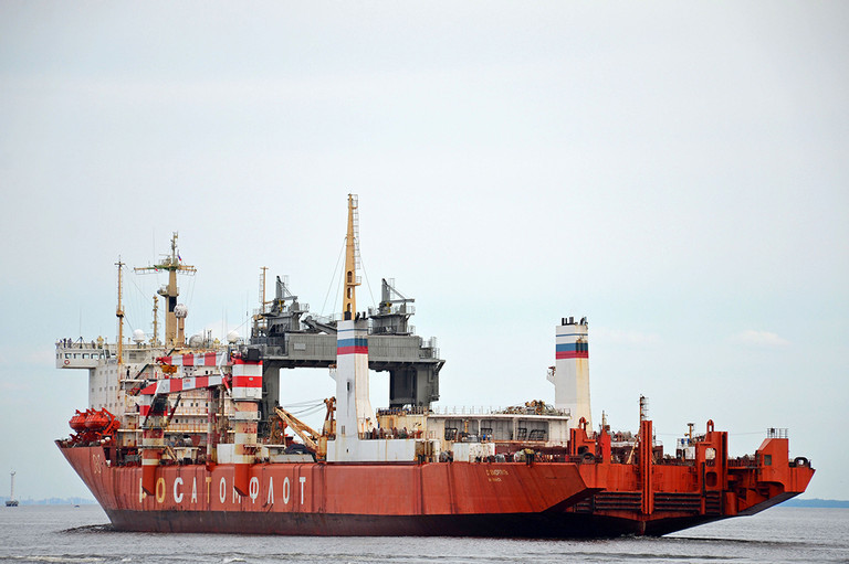 Tàu phá băng Sevmporput của Nga gặp hỏa hoạn ở vùng Murmansk Tau pha bang Sevmporput cua Nga gap hoa hoan o vung Murmansk