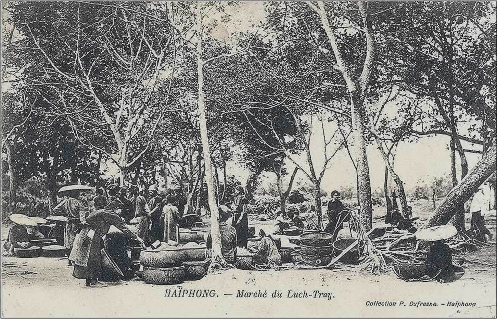 Chợ Lạch Tray ở Hải Phòng