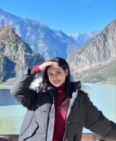 Sau đổ vỡ tình cảm, có thời gian Trương Quỳnh Anh gặp khó khăn trong việc cân bằng cảm xúc, thường xuyên rơi vào trạng thái ủ rũ, tiêu cực. Dần dần, cô tìm thấy niềm vui trong công việc, sống lạc quan hơn.