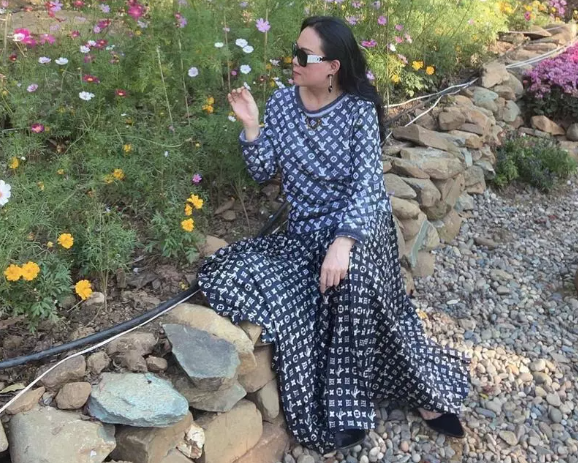 Phượng Chanel đam mê những set hàng hiệu cộp logo kín đặc Phuong Chanel dam me nhung set hang hieu cop logo kin dac