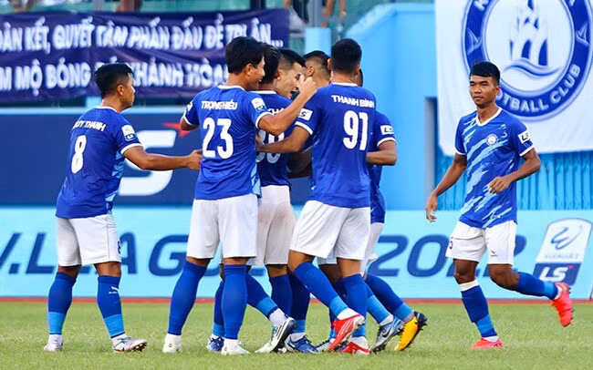 Tan binh V-League lam dieu chua tung co truoc mua giai 2023