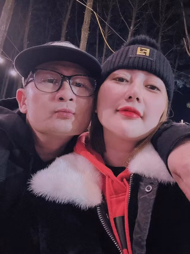 Cuộc sống hạnh phúc của Bằng Kiều bên vợ mới kém 17 tuổi - Hình 2 Cuoc song hanh phuc cua Bang Kieu ben vo moi kem 17 tuoi-Hinh-2