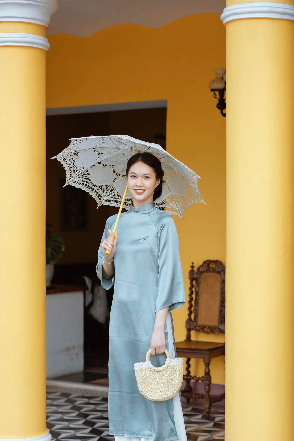 Nhiều fan sắc đẹp khá bất ngờ khi người đẹp họ Võ lọt Top ấn tượng lần này bởi so với mặt bằng chung thí sinh năm nay, Võ Tấn Sanh Vy không phải nhan sắc quá nổi bật