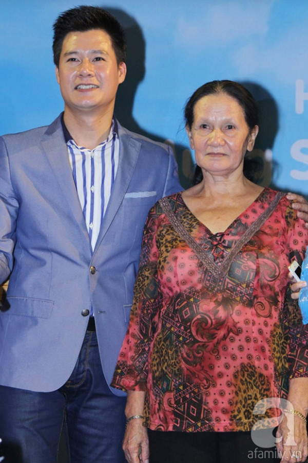 Người phụ nữ quyền lực được Quang Dũng báo hiếu cả biệt thự Nguoi phu nu quyen luc duoc Quang Dung bao hieu ca biet thu