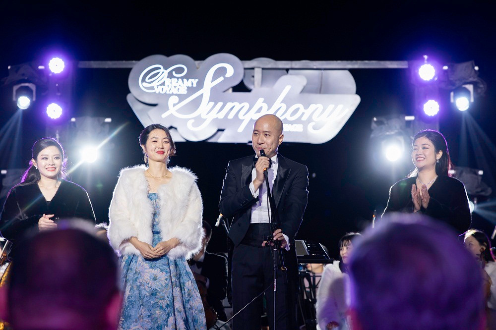 Nhac truong Dong Quang Vinh cung dan nhac “Suc song moi” tren du thuyen Ha Long-Hinh-4