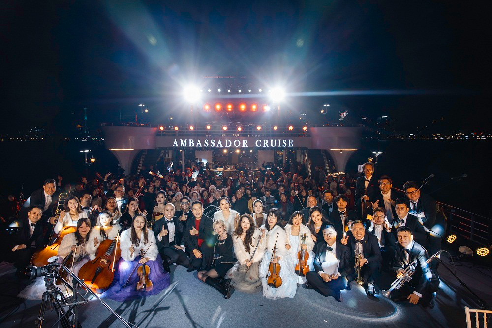 Nhac truong Dong Quang Vinh cung dan nhac “Suc song moi” tren du thuyen Ha Long-Hinh-3