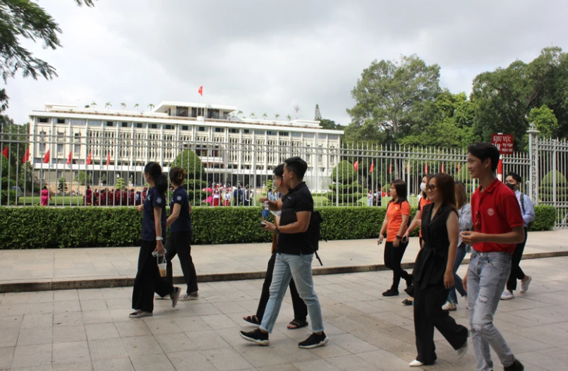 Sap co trai nghiem moi tren tuyen buyt 2 tang o TP HCM-Hinh-6