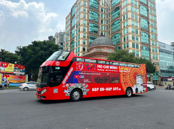 Sap co trai nghiem moi tren tuyen buyt 2 tang o TP HCM