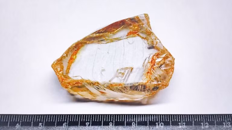 Dao duoc vien kim cuong khong lo 390 carat