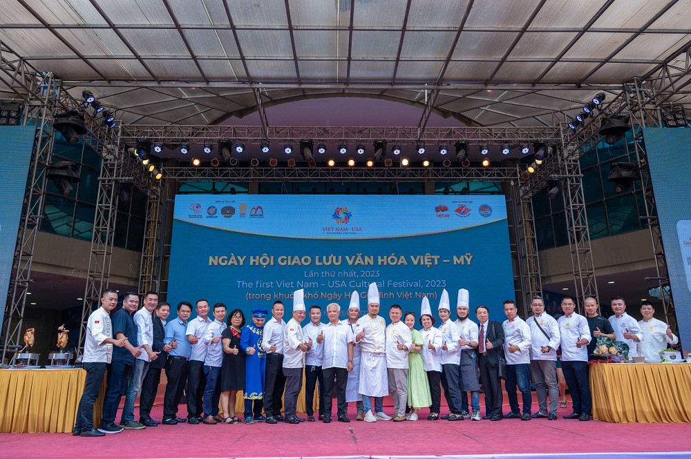 Ban tổ chức dự kiến sẽ tổ chức thường niên Ngày Hội Giao lưu Văn hóa Việt - Mỹ nhằm tăng cường giao lưu, quảng bá văn hóa của hai nước, tăng cường xúc tiến thương mại &amp; cơ hội tìm hiểu du lịch, học tập ở nước bạn.