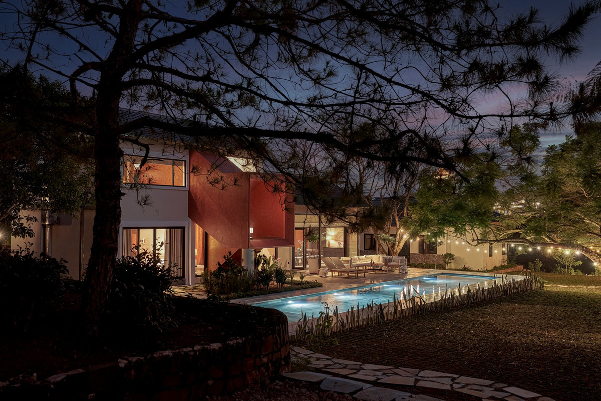 Ngoi nha tren dinh doi o Bao Loc mang mau sac vung dat do-Hinh-4