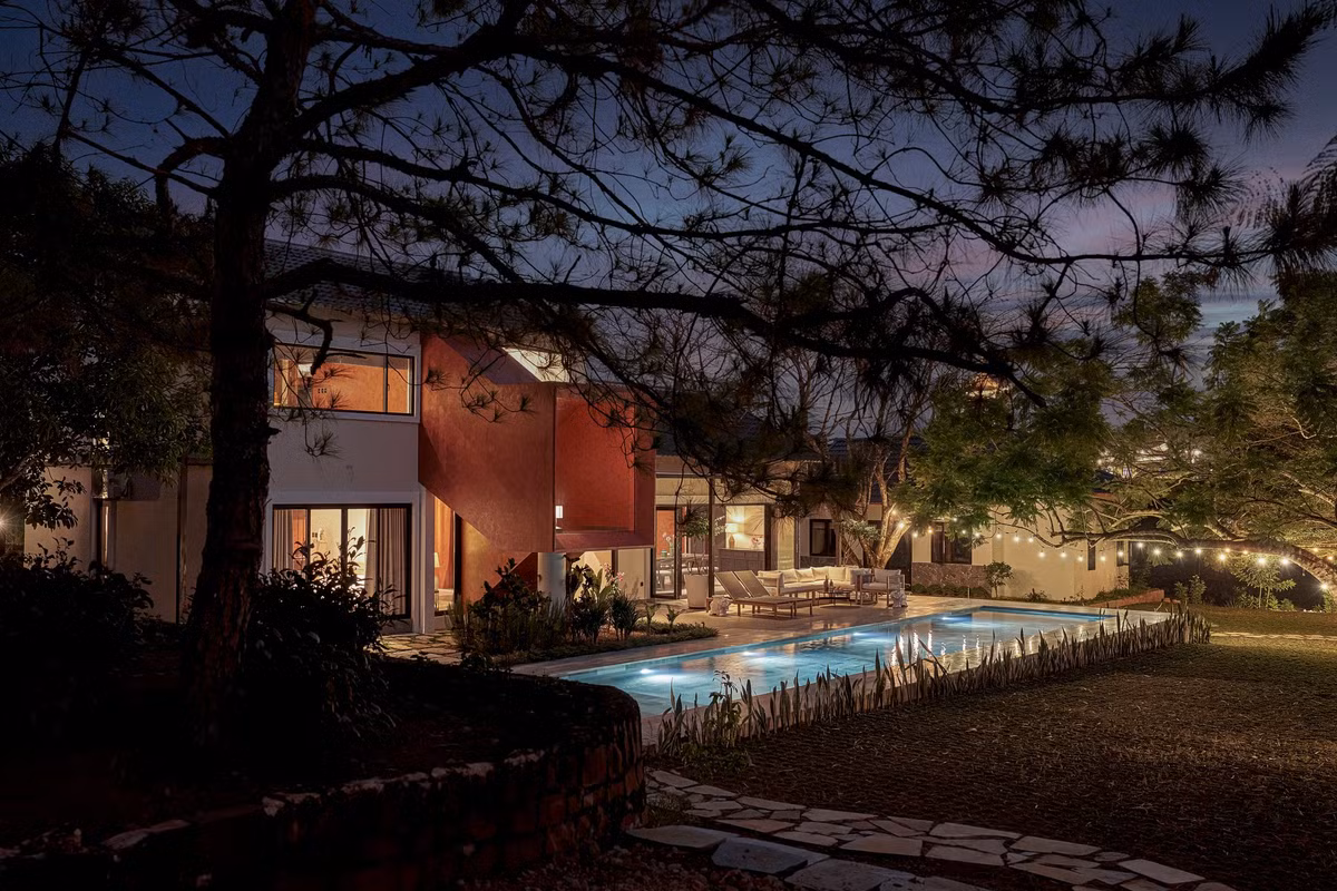 Ngoi nha tren dinh doi o Bao Loc mang mau sac vung dat do-Hinh-4