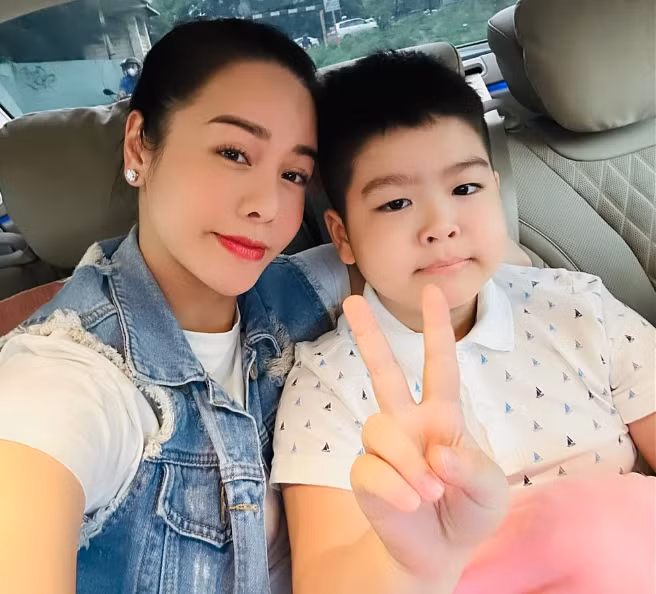 Nhat Kim Anh sau 4 nam ly hon: Uu tien su nghiep