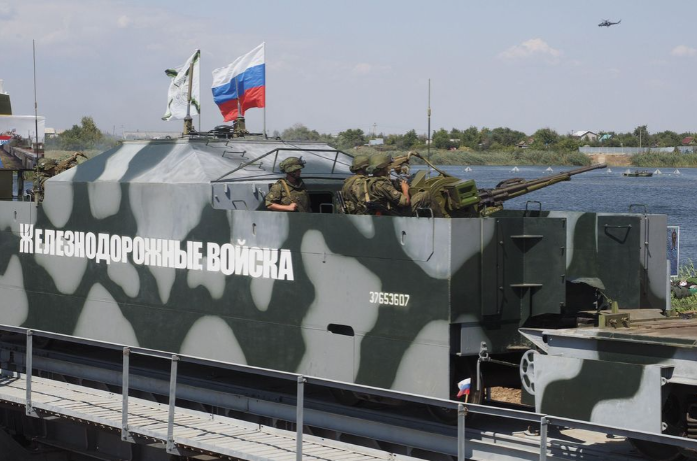 Ngay từ tháng 3 năm ngoái, báo chí phương Tây đã đưa tin về sự tham gia của đoàn tàu này trong các hoạt động quân sự của Nga. Lần nhìn thấy đầu tiên của nó được ghi nhận vào ngày 9/3/2022, cách Melitopol, một thành phố ở Ukraine khoảng 25 km về phía Bắc.