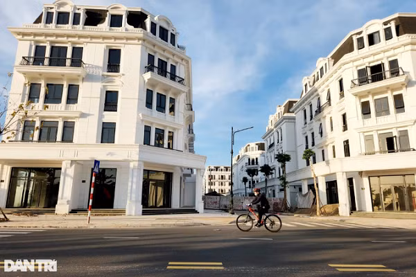 Bóc mẽ chiêu trò thả mồi câu của môi giới nhà đất Boc me chieu tro tha moi cau cua moi gioi nha dat