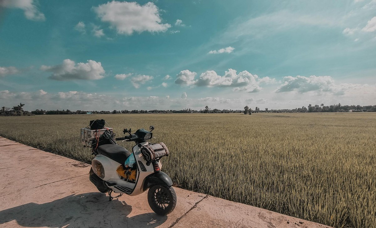 Chuyến đi phượt xuyên Việt đã được Nam Dậu lên kế hoạch từ năm 2019. Để chuẩn bị cho chuyến đi một cách an toàn và tránh rủi ro giữa đường, Nam Dậu cho biết sau khi mua xe, bạn đã thay thế những món đồ cần thiết cho một chuyến đi dài như: Thay phanh zin bằng phanh của brembo, thay thế phuộc của xe bằng phuộc ohlin và nhiều đồ phụ kiện khác. Với chuyến đi 3.243 km, một đoạn đường đầu Nam Dậu đã đồng hành cùng một người bạn khác cũng di chuyển bằng Vespa. Nhưng sau khi đến TP.HCM, bạn Dậu di chuyển một mình để khám phá cung đường miền Tây. Cung đường mà Nam Dậu di chuyển gồm: Hà Nội - Nghệ An - Đồng Hới (Quảng Bình) – Huế - Đà Nẵng – Kon Tum – Đà Lạt – Phan Thiết – TP.HCM - Đồng Tháp – Cà Mau.