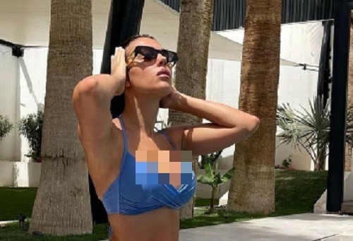 Ban gai Ronaldo bi chi trich vi dien bikini o Saudi Arabia