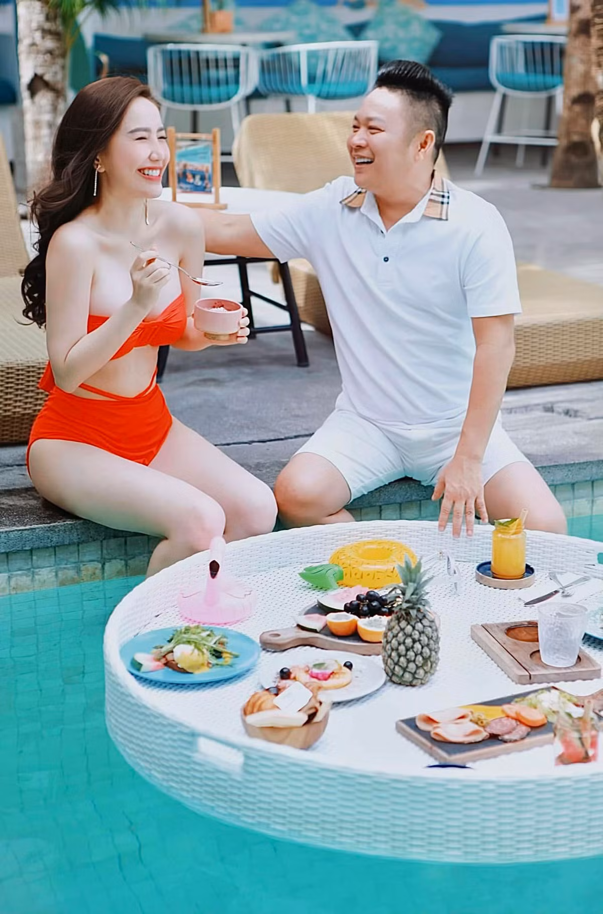 Bảo Thy được chồng cưng chiều hết mực.