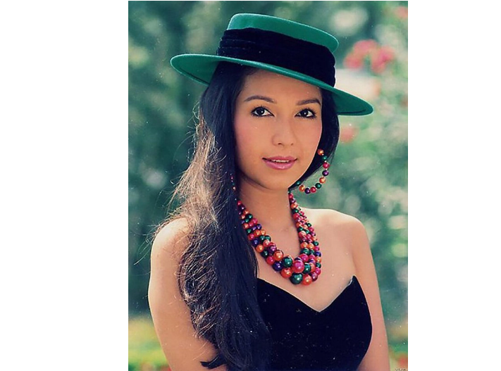 Khuôn mặt trái xoan, đôi mắt sâu hút hồn, sống mũi cao, hàng chân mày thanh tú cùng đôi môi trái tim tạo nên tổng thể hoàn hảo cho nữ diễn viên.