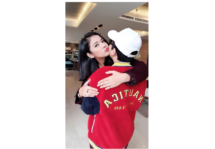 Trải qua nhiều thăng trầm, "người đẹp Tây Đô" Việt Trinh hiện tại vẫn rất xinh đẹp, trẻ trung. Cô có cuộc sống vui vẻ nhưng sống lặng lẽ hơn. Ở tuổi 51, Việt Trinh đang là mẹ đơn thân. Cô tập trung cho công việc kinh doanh và chỉ hoạt động trong showbiz với vai trò đạo diễn.