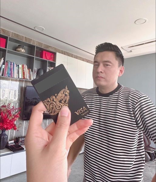 Sướng như vợ Lam Trường: Chồng cho dùng thẻ đen để đi ăn vặt Suong nhu vo Lam Truong: Chong cho dung the den de di an vat