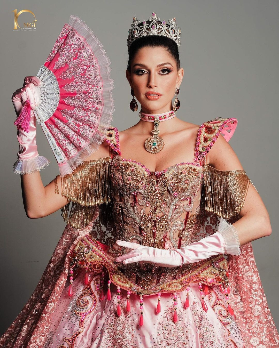 Người đẹp đam mê trải nghiệm các nền văn hóa khác nhau và thích thưởng thức những món ăn đặc trưng của nhiều đất nước trên thế giới khi có cơ hội sống ở nước ngoài từ năm 14 tuổi.