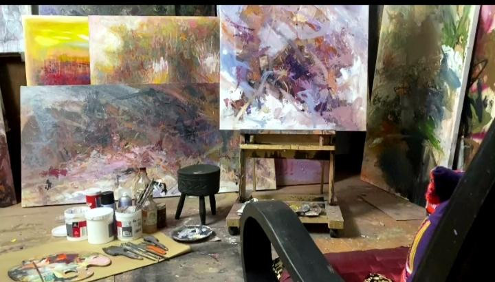 Dung tranh truu tuong bieu dat noi tam