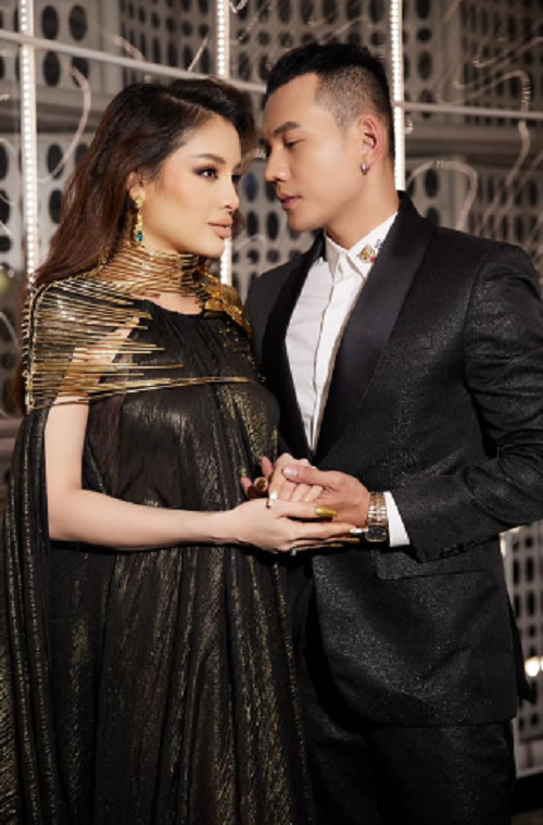 "Mẹ bầu" cá tính nhất showbiz Việt gọi tên Phương Trinh Jolie - Hình 3 Hiện tại cô đã về nước và tiếp tục nhận lời tham gia các sự kiện, chương trình đình đám cùng ông xã.