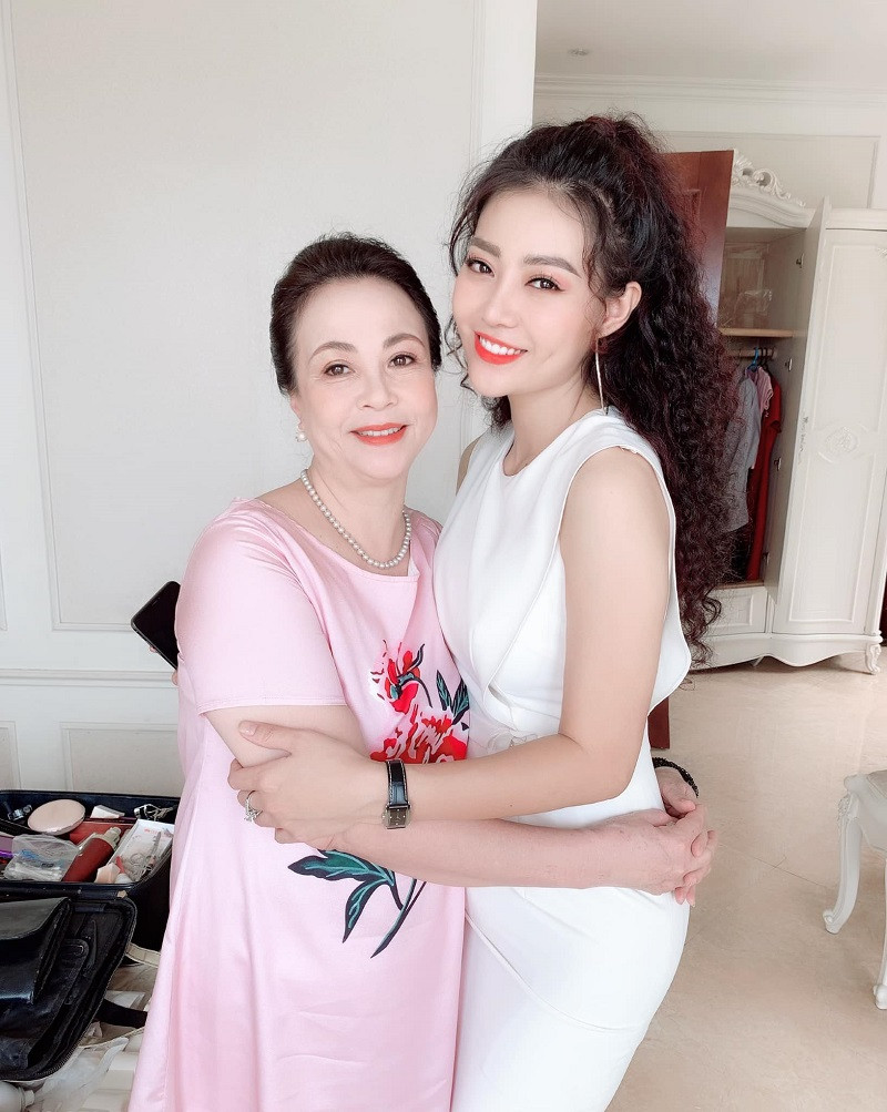 Thanh Hương nói gì về việc hét giá cát-xê sau "Cuộc đời vẫn đẹp sao"? Thanh Huong noi gi ve viec het gia cat-xe sau