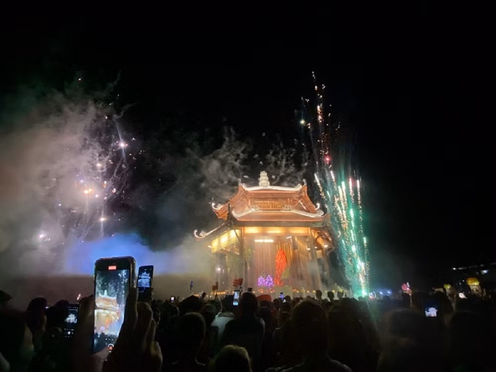 Le hoi Vu Lan bao hieu 2023: Tri an gia dinh co cong voi cach mang-Hinh-7