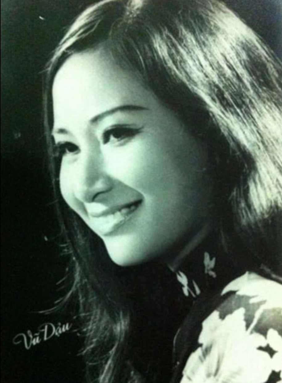 Vẻ đẹp quý phái của NSƯT Vũ Dậu - giai nhân nhạc đỏ một thời Ve dep quy phai cua NSUT Vu Dau - giai nhan nhac do mot thoi