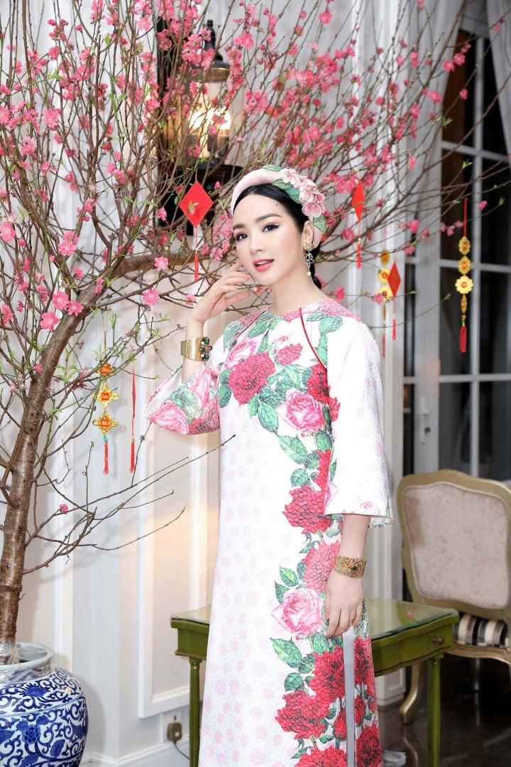 5 giai nhân Việt đình đám thập kỷ 90 trở thành mẹ đơn thân - Hình 2 5 giai nhan Viet dinh dam thap ky 90 tro thanh me don than-Hinh-2