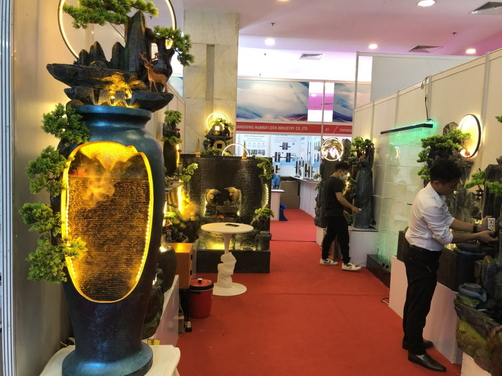 Nhiều sản phẩm triển lãm VietBuilt Hà Nội 2023 thu hút người tiêu dùng - Hình 4 Nhieu san pham trien lam VietBuilt Ha Noi 2023 thu hut nguoi tieu dung-Hinh-4