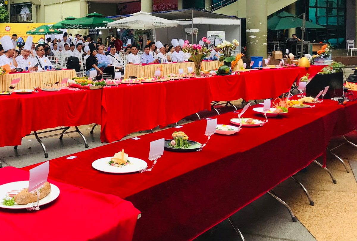 50 mon an sang tao tu trung tai Le hoi Trung lan thu II-Hinh-3