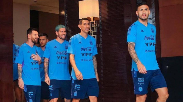 Lionel Messi hanh dong bat ngo truoc tran cau tram ty voi Indonesia