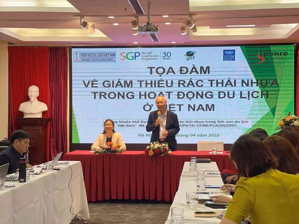 Day manh giam thieu rac thai nhua trong du lich