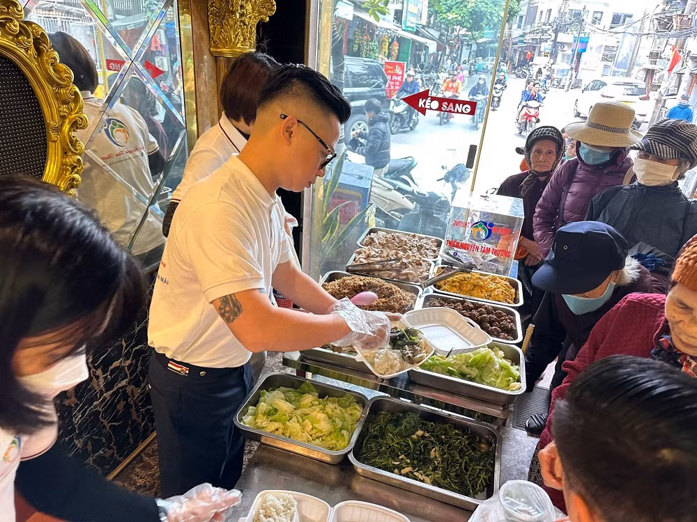 Am ap phan com thien nguyen 1000 dong giua trung tam Ha Noi-Hinh-3