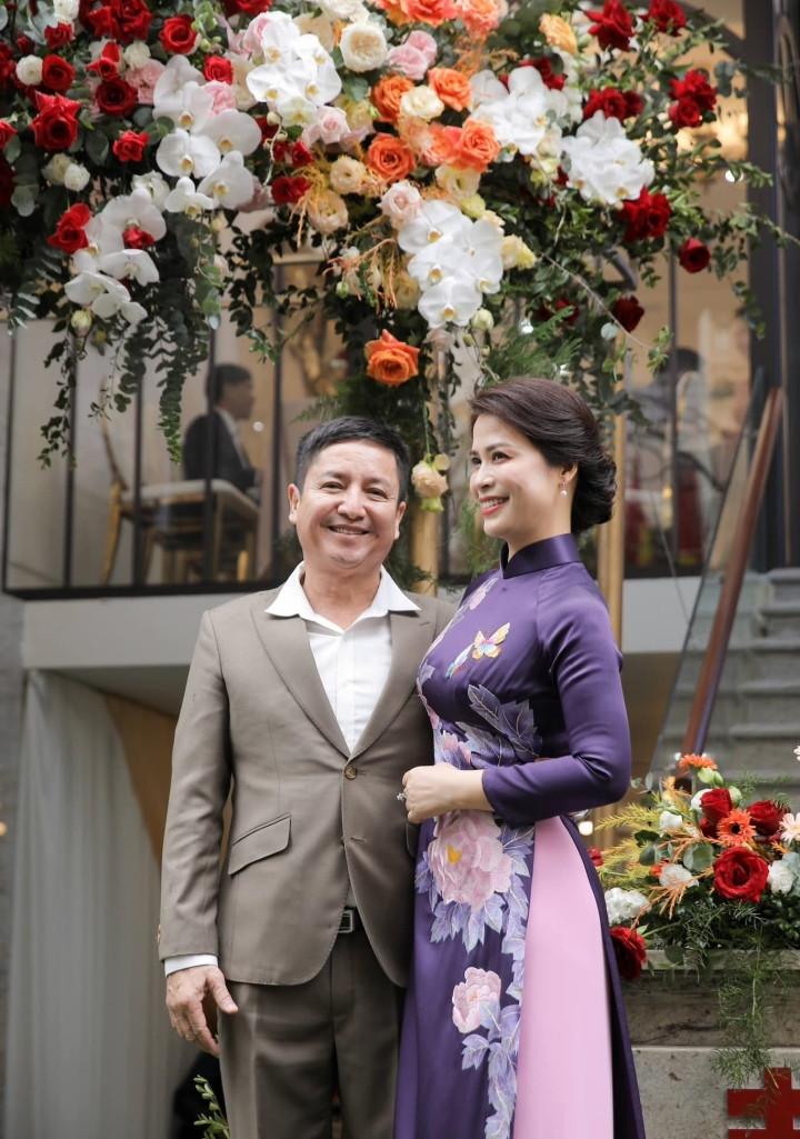 Chí Trung từng bày tỏ, dù đã bước sang tuổi 62 nhưng tâm hồn anh vẫn tươi trẻ như đang 26. Hiện tại, nam nghệ sỹ rất quan tâm tới việc rèn luyện sức khỏe thể chất, tinh thần, ăn uống khoa học. Anh sống với tâm thế đón chờ niềm vui khám phá những miền đất lạ.