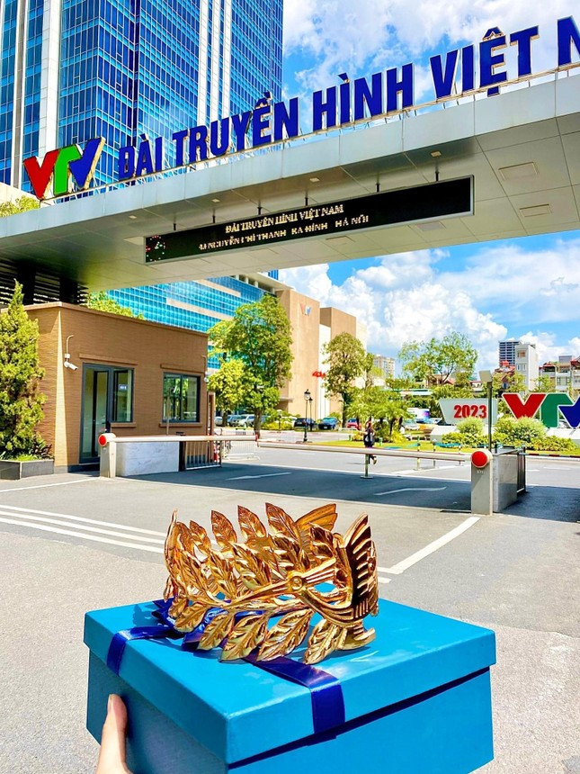 Can canh vong nguyet que Duong Len Dinh Olympia nam 23