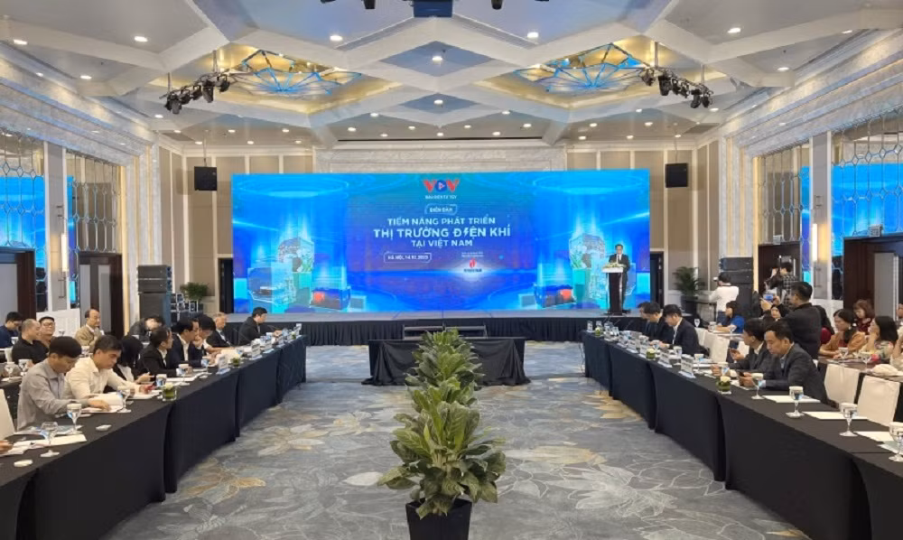 Can nhung chinh sach thuc day von dau tu phat trien dien khi LNG