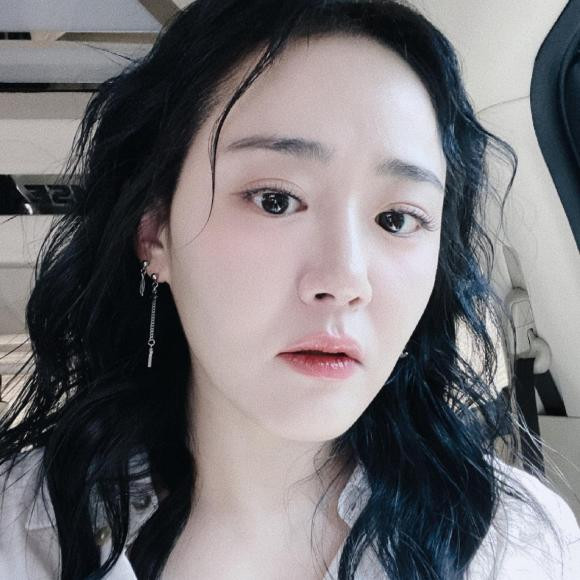 Chương Tử Di và mỹ nhân "Trái tim mùa thu" khi đứng cạnh nhau - Hình 2 Chuong Tu Di va my nhan