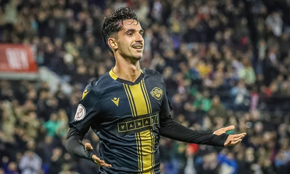 Cau thu lap hat-trick vao luoi Barca co gi dac biet