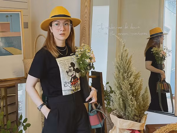 Cap chi em song Yen cua 