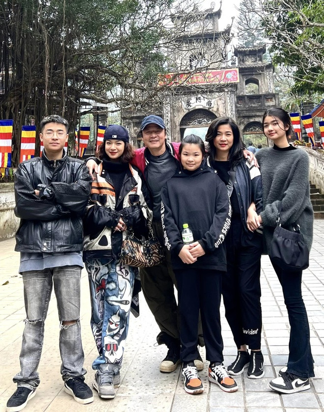 Ba nam diễn viên ngoài 50 tuổi đông con nhất truyền hình Việt - Hình 3 Ba nam dien vien ngoai 50 tuoi dong con nhat truyen hinh Viet-Hinh-3