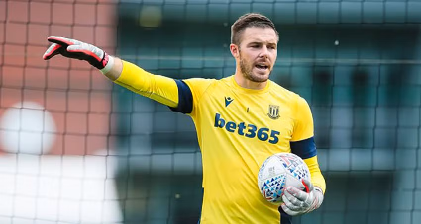 MU chuyen nhuong khan cap trong tinh huong xau nhat