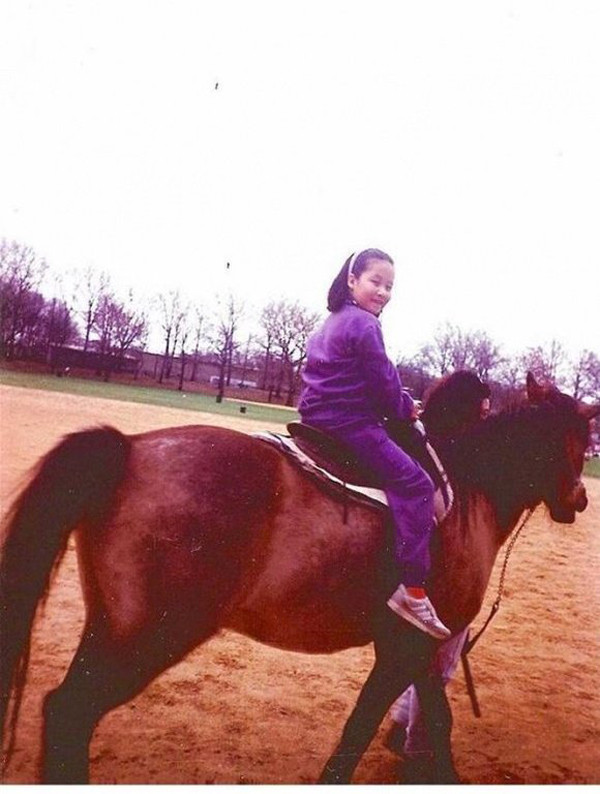 Mẹ ruột kín tiếng của Hoa hậu Ngô Phương Lan - Hình 3 Me ruot kin tieng cua Hoa hau Ngo Phuong Lan-Hinh-3