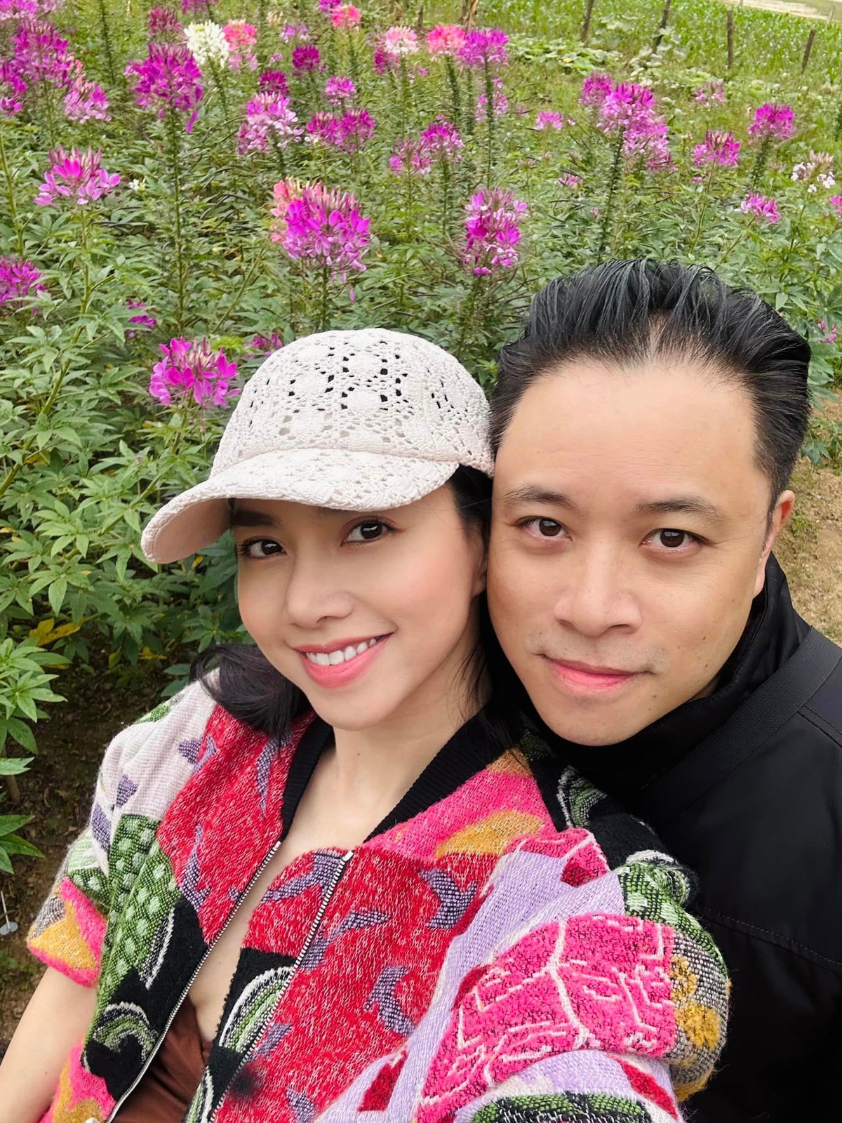 Khi sự nghiệp đang có nhiều cơ hội mới, Đinh Ngọc Diệp gây bất ngờ khi thông báo kết hôn với đạo diễn nổi tiếc Victor Vũ vào năm 2016. Trong vòng 4 năm cặp đôi đón 2 thiên thần chào đời.